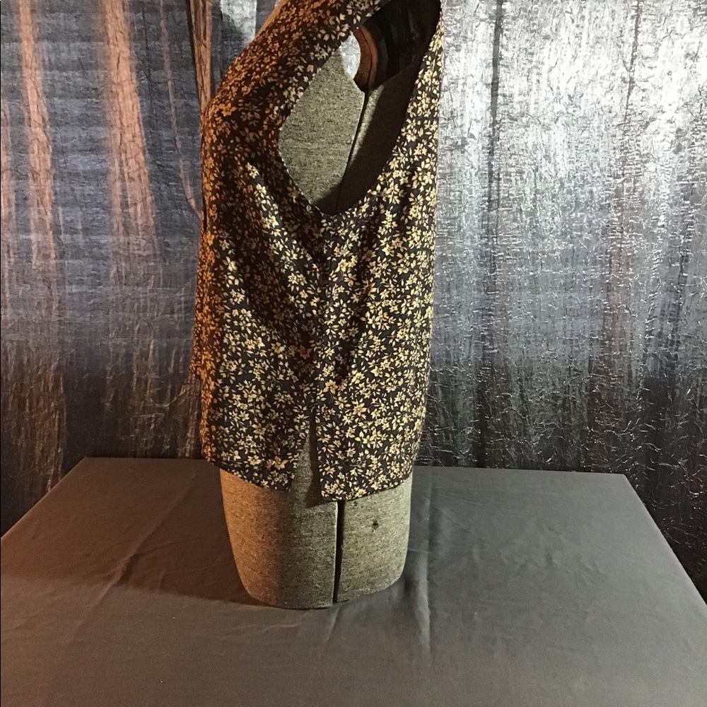 Women’s Canvasbacks button down - Picture 5 of 5